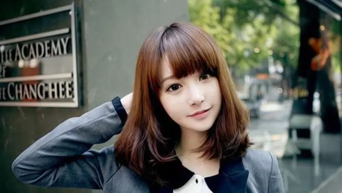 Poni Pendek Bikin Kamu Terlihat Lebih Muda, Nggak Percaya?