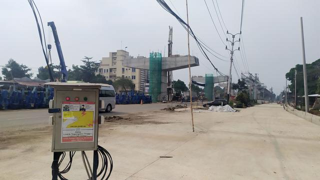 Pembangunan jalan Tol Bogor Outer Ring Road (BORR) Seksi 3A molor karena ada tiang milik PLN.