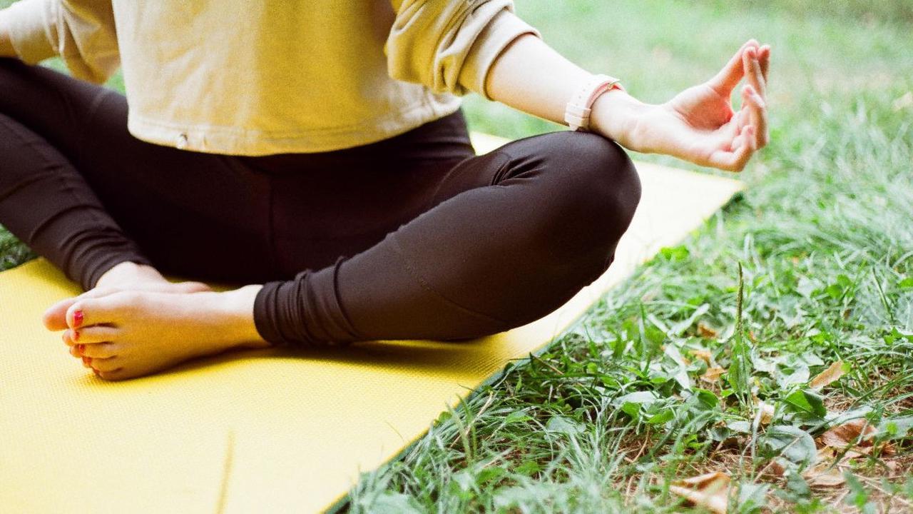 Yoga merupakan bentuk aktivitas yang dapat dilakukan sepanjang tahun.