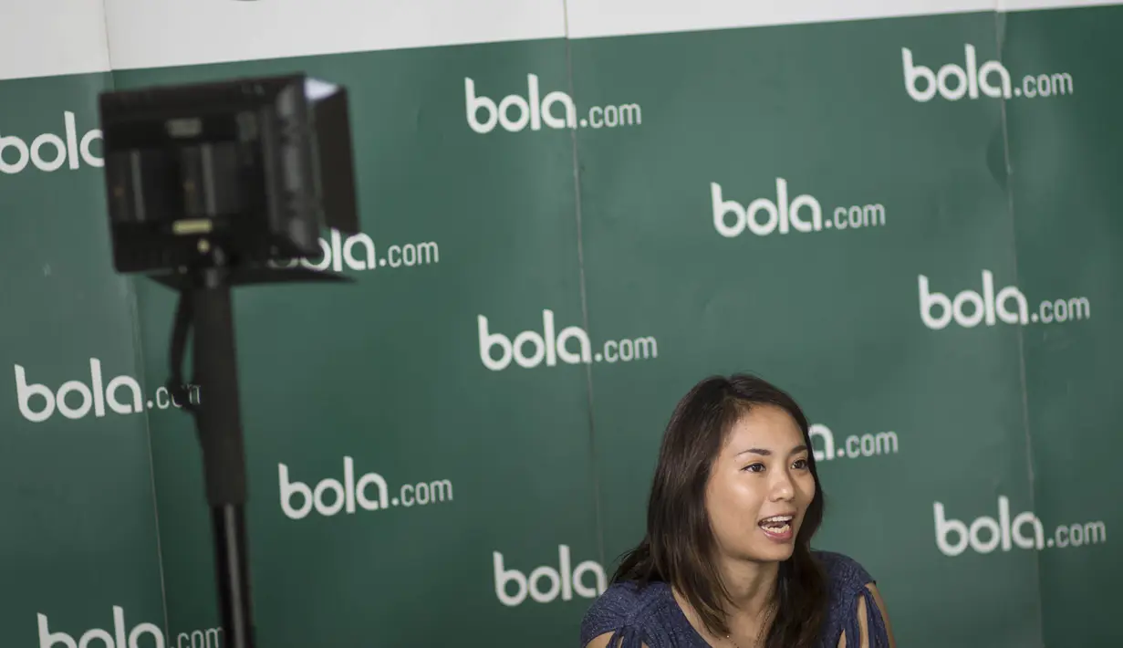 Berllian Marsheilla, bercerita tentang rencana masa depannya untuk berbisnis travel dan menjadi agen pemain. (Bola.com/Vitalis Yogi Trisna)