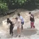 Asyik Selfie, Turis Tersapu Banjir Bandang di Air Terjun Thailand