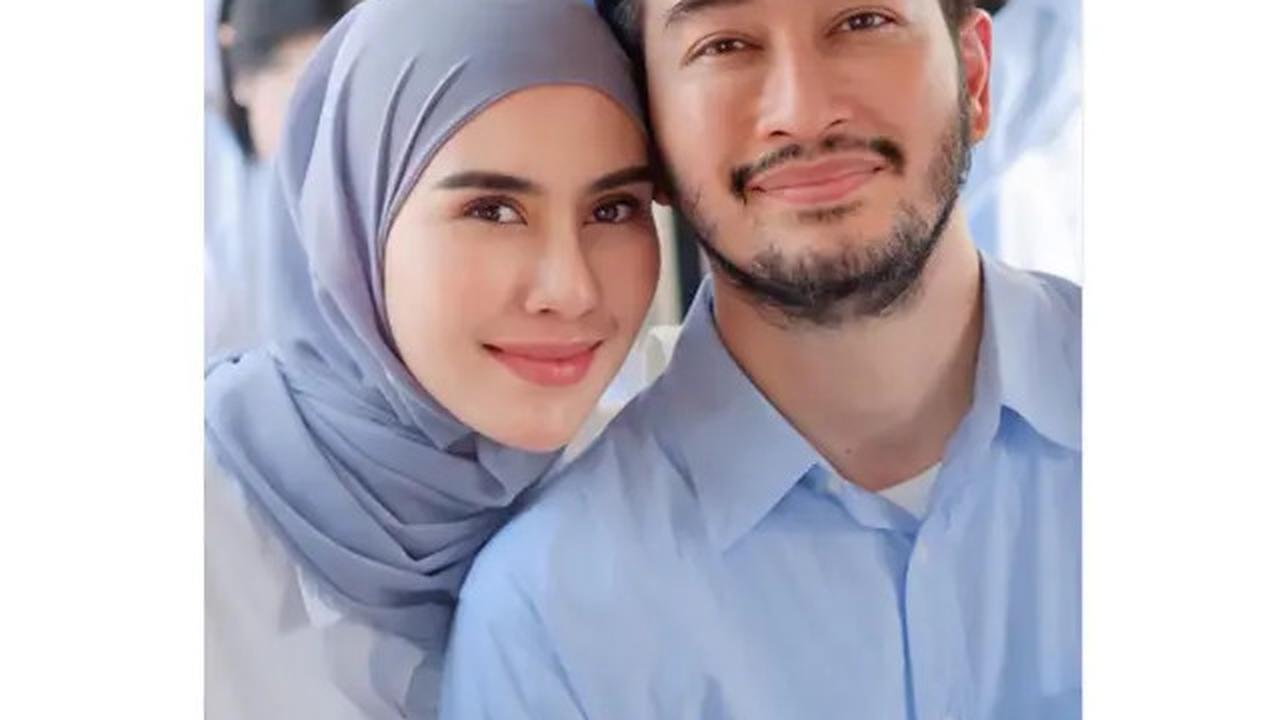 6 Artis Ini Dampingi Suami Maju Pilkada 2024, Beri Dukungan Penuh