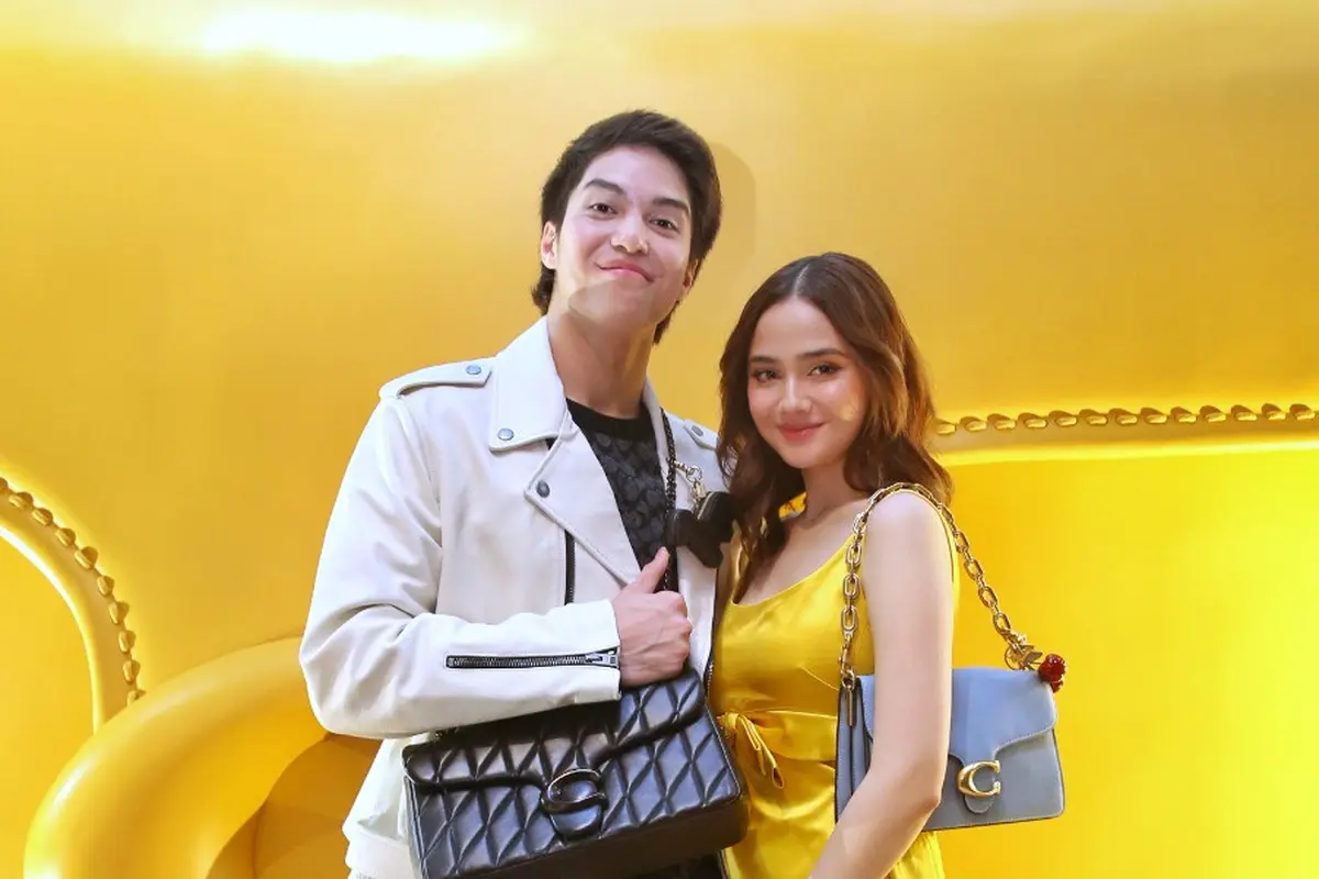 Potret El Rumi dan Syifa Hadju Kompak Tampil Stylish di The Coach Tabby Shop Jakarta, Couple Look yang Bikin Hati Meleleh