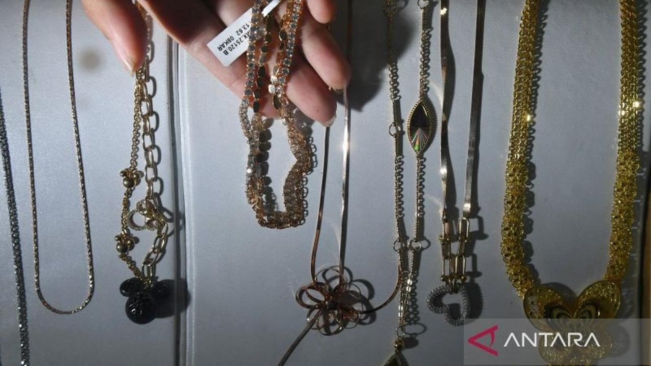 Harga Emas Pegadaian Turun Pagi Ini: Antam, UBS, dan Galeri24 Kompak Melemah