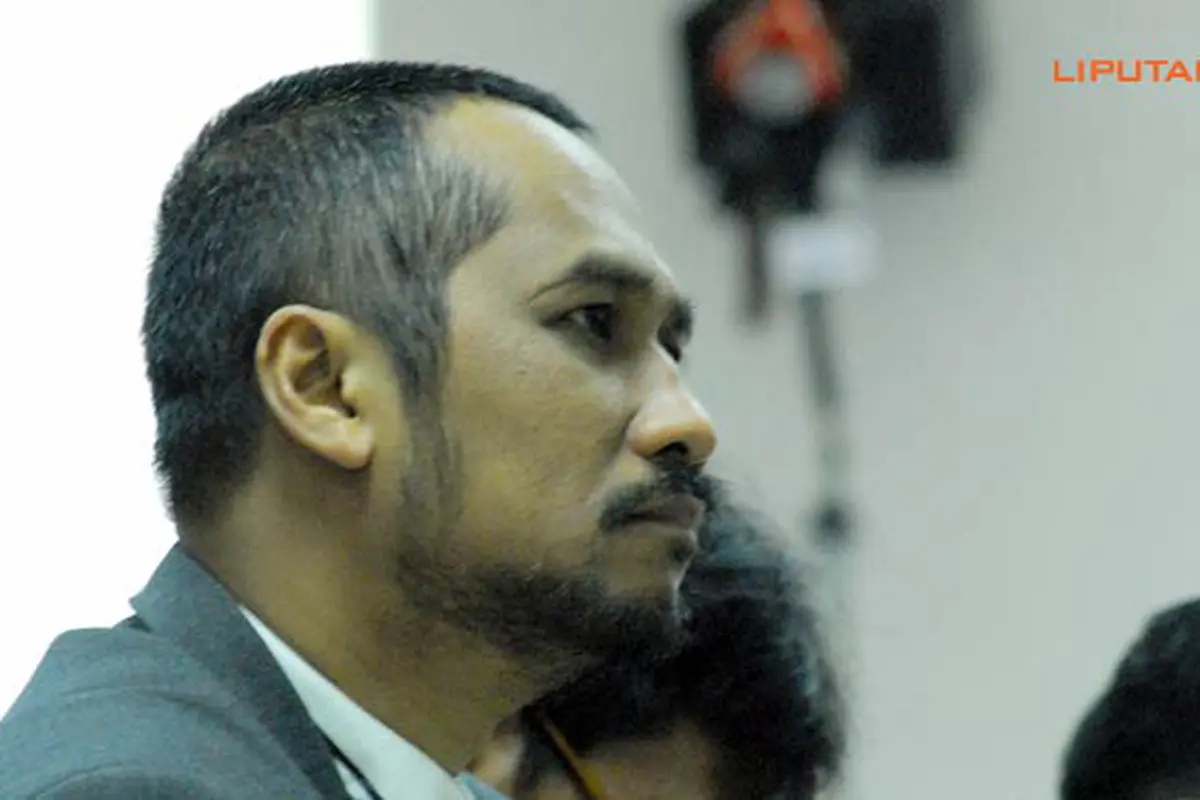 abraham-samad-nazaruddin-130927c.jpg