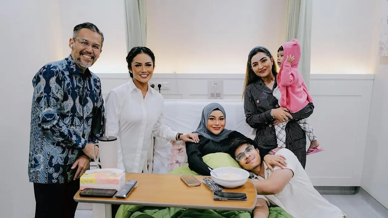 Beda Gaya Ashanty, Kris Dayanti, dan Geni Faruk Temani Aurel Hermansyah Melahirkan Anak Ke-2