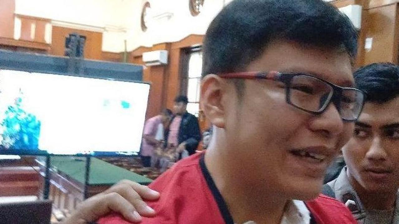 VIDEO: Bukti-Bukti Dini Sera Dibunuh Dilindas Mobil Ronald Tannur, Komisi III Panas Sampai Umpat Kasar
