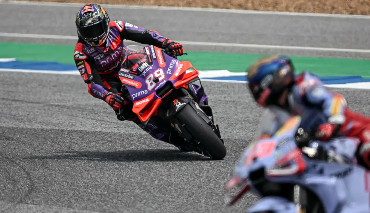 Sesi Kualifikasi 2 (Q2) diwarnai drama, di mana Marc Marquez mengalami kecelakaan di tikungan 3. (Lillian SUWANRUMPHA/AFP)