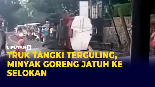 VIDEO: Momen Warga Ambil Minyak Goreng di Selokan Usai Truk Tangki Terguling