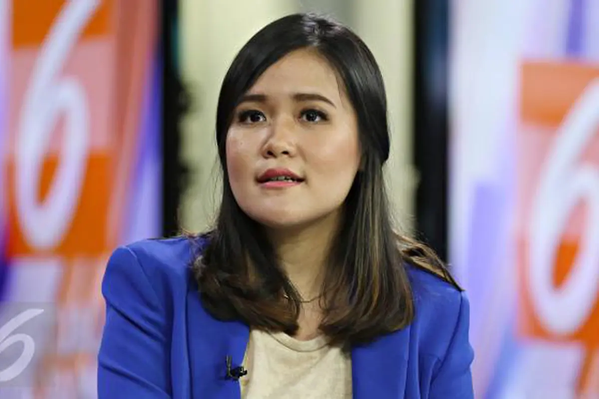 Ngaku Bukan Lesbi, Jessica Kok Malah Minta Dicium Mirna?