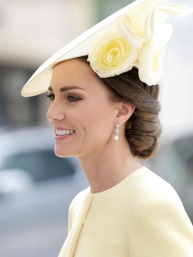 6 Tampilan Cerah Kate Middleton di Platinum Jubilee Ratu Elizabeth II dengan Gaun Kuning