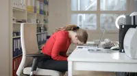 1 dari 3 karyawan mengalami burnout atau kelelahan yang berdampak pada hasil pekerjaan yang tidak maksimal. Credits: pexels.com by Andrea Piacquadio