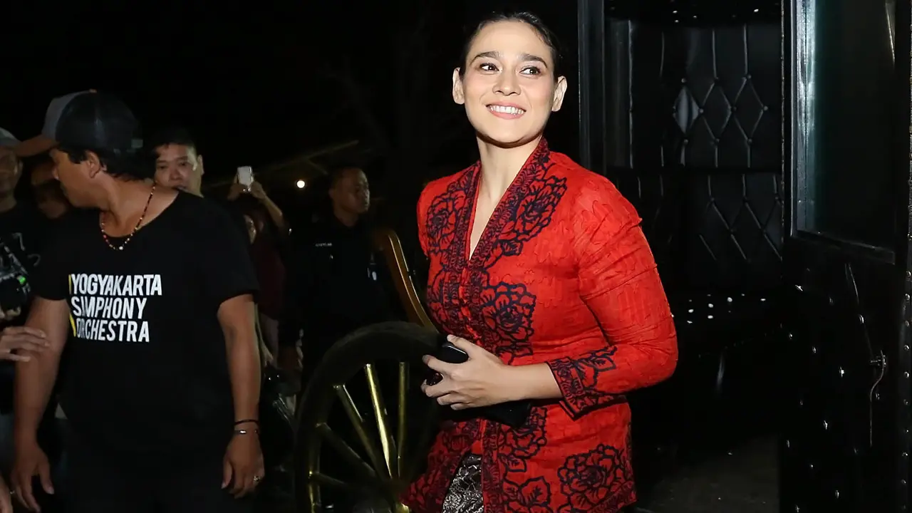 [Bintang] Ine Febriyanti