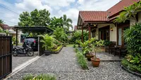 8 Inspirasi Halaman Rumah Anti Becek yang Cantik, Nyaman, dan Mudah Dirawat