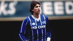 1. Gary Lineker, bintang legendaris Inggris ini merupakan pemain didikan Leicester. Striker dengan tinggi 177 cm itu memulai karier di Leicester tahun 1977 sebelum akhirnya hijrah ke Everton pada tahun 1985. (Bola.com/Thefootballhistoryboys.com)