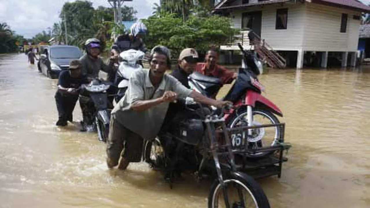 120415cfotobig_banjir-aceh.jpg