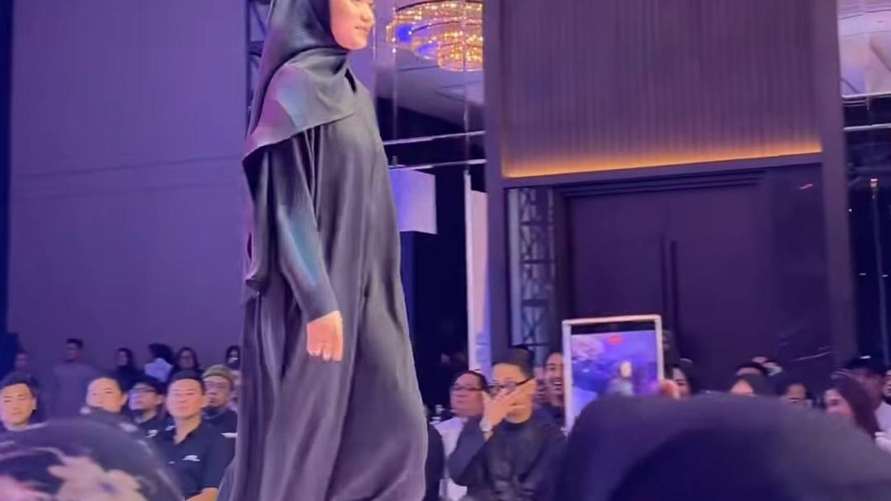 Cantiknya Azizah Salsha jadi Model Busana Muslim, Penampilannya Berhijab Disebut 'Ukhti