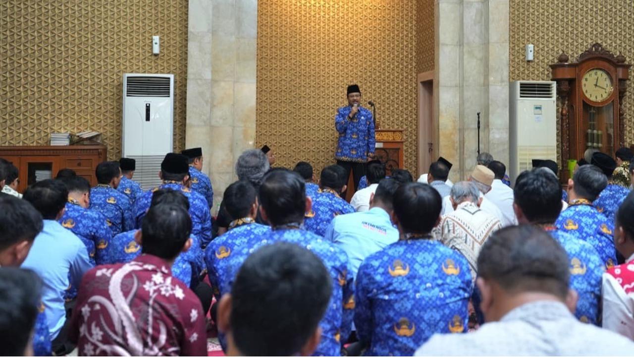 Usai Jumatan, Gus Ipul Ajak Jamaah Doakan Presiden Prabowo