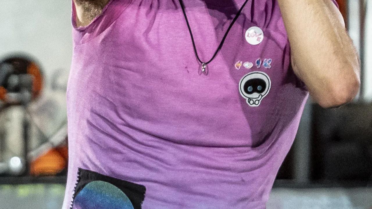 Jelang Konser Coldplay, Jumlah Penumpang KA Jarak Jauh Tiba di Stasiun Gambir Meningkat Pesat