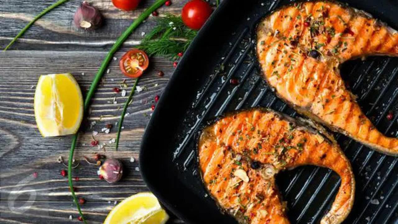 Rahasia Membuat Salmon Panggang Krispi dengan Daging Juicy di Rumah