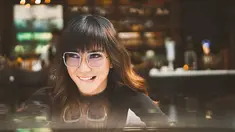 Presenter yang memiliki hobi main golf, Dita Fakhrana baru saja membagikan sebuah kabar bahagia kepada publik. Melepas status janda, host dari program Malam Malam ini baru saja menikah dengan seorang pria bernama Rino Yosiaki yang berasal dari Jepang. Ia pun menggelar acara pernikahannya di Singapura. (Liputan6.com/IG/@fakhranaaa)