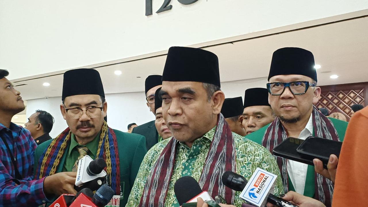 VIDEO: Purnawirawan TNI-Wapres Jenderal Sepuh Tuntut Prabowo Copot Pejabat, MPR Merespons