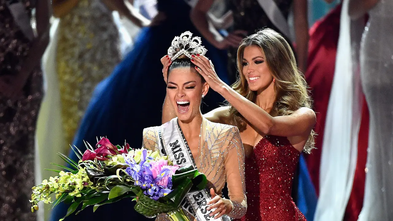 [Bintang] Seksi dan Elegan, Intip Gaya Kemenangan Miss Universe 2017