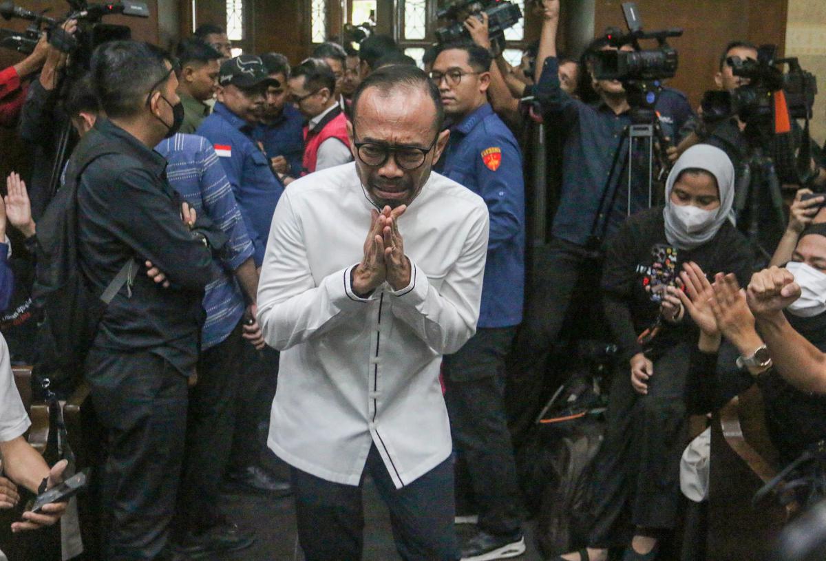 FOTO: Eks Dirut PT Pertamina Patra Niaga Divonis 9 Tahun Penjara dalam Kasus Korupsi Minyak Mentah PT Pertamina