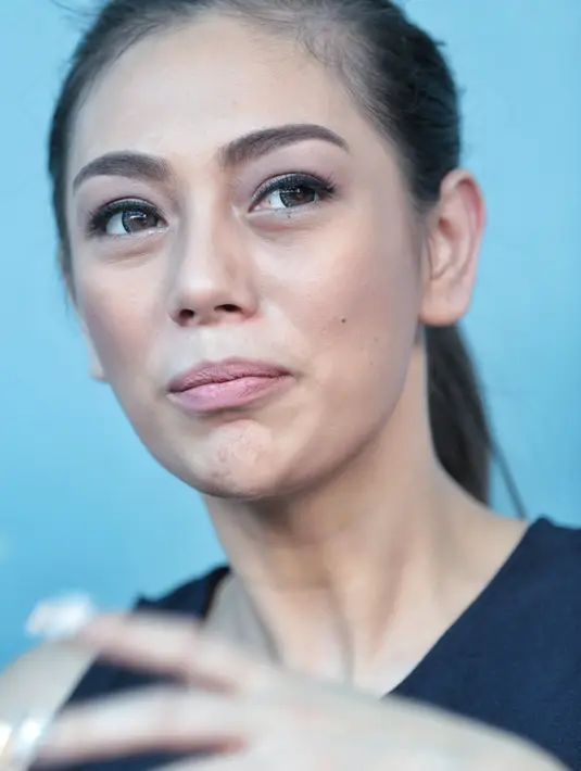 "Duapuluh empat anak, hahaha. Ya terserah lah, sedikasihnya saja. Satu saja belum ada," ujar Celine Evangelista sambil tertawa, lewat sambungan telepon, Sabtu (5/11/2016). (Adrian Putra/Bintang.com)