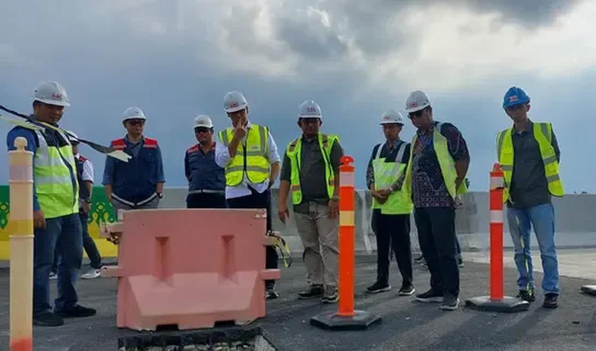Menurut Arief, sebelum jembatan itu ambruk pihaknya pekan lalu telah menurunkan tim untuk melakukan survei kondisi jembatan tersebut.
