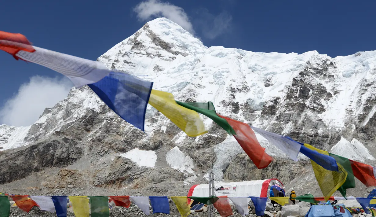 Klinik tenda Everest ER di Everest Base Camp, sekitar 140 Km timur laut Kathmandu, Nepal, 24 April 2018. (PRAKASH MATHEMA/AFP)