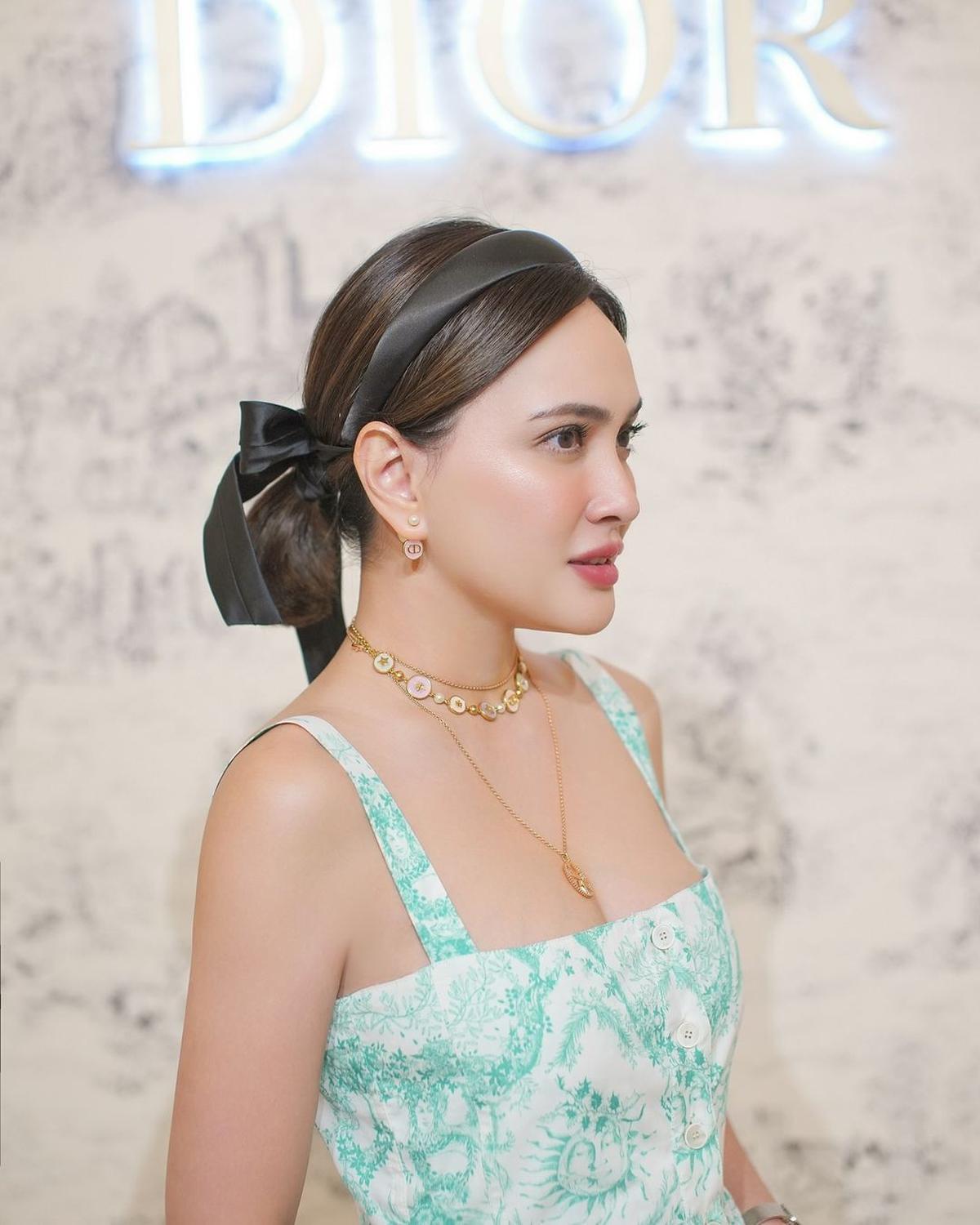 7 Potret Sandy Aulia dengan Aura Single Mom Cantik Berkelas