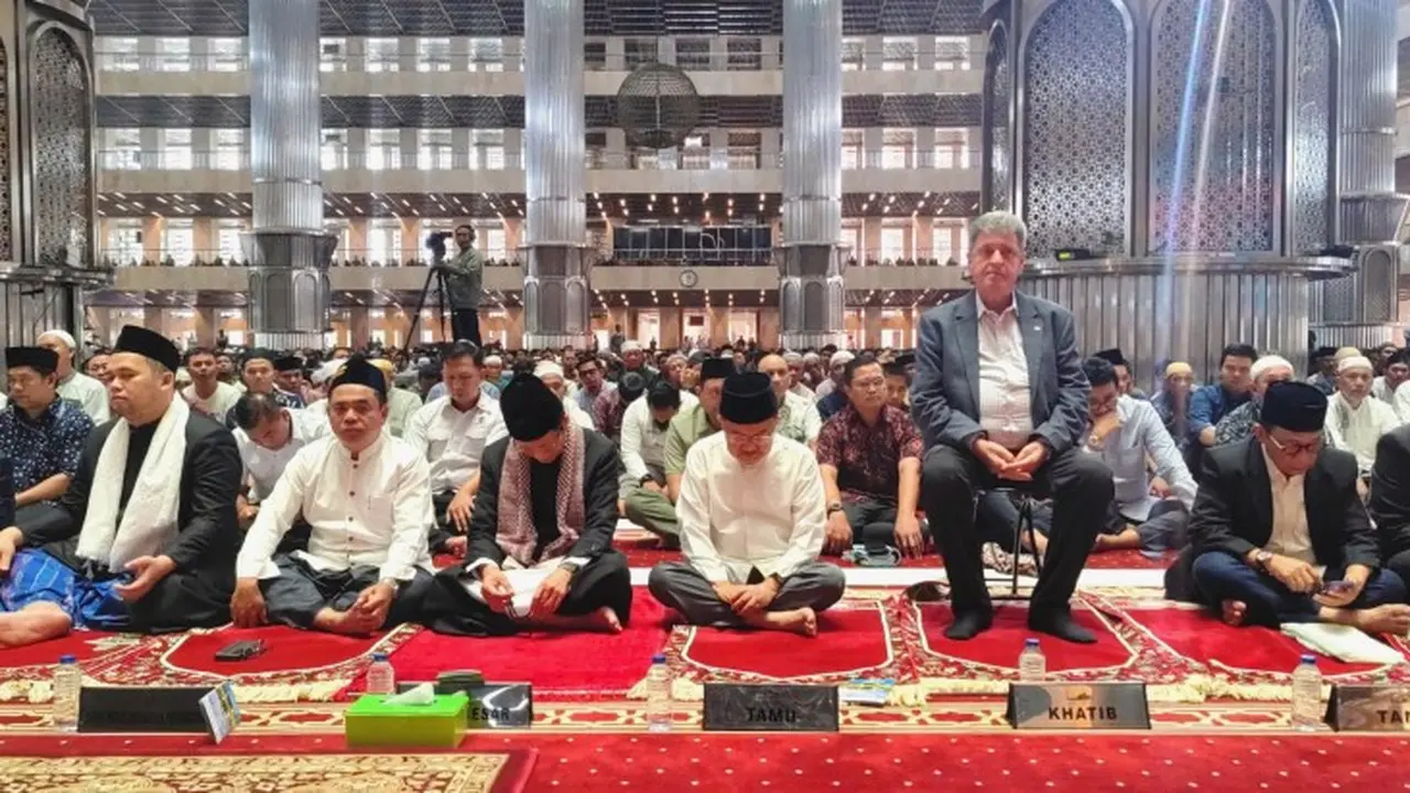 Ketua Dewan Masjid Indonesia Jusuf Kalla (JK)