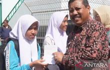 Pangkalpinang Salurkan Bantuan Beasiswa untuk 1.041 Siswa Kurang Mampu, Tingkatkan Kualitas SDM