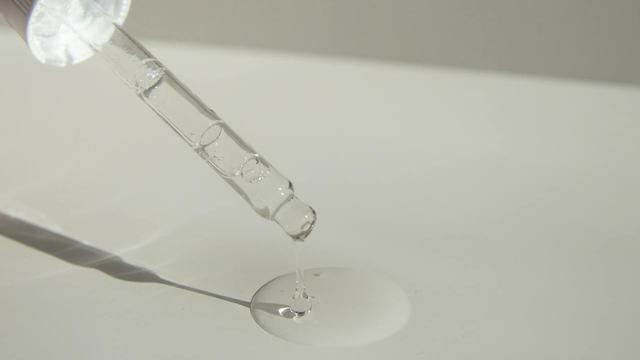 Cara Melakukan Patch Test dengan Benar, Penting Sebelum Coba-coba Produk Skincare Baru!