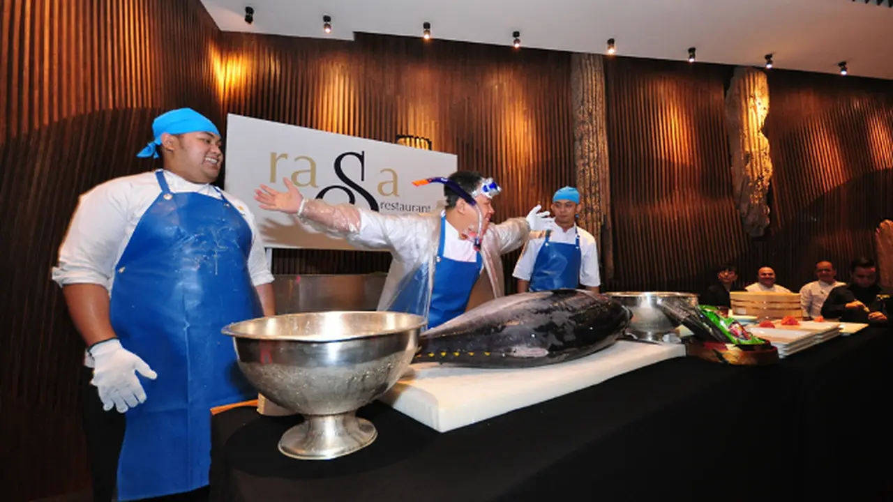 Tuna Cutting Show - hotel Intercontinental Jakarta MidPlaza 1015