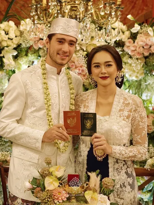 Foto Pernikahan Aura Kasih