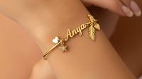 Model Gelang Emas Sederhana Custom dengan Nama Sendiri . Foto: Gemini