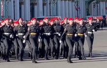 Potret Tentara Wanita Rusia Berwajah Cantik & Seksi, Bikin Pria Jatuh Hati