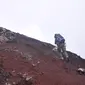 Pendaki asal Tegal jatuh ke jurang di Gunung Slamet setelah berlari dari puncak dan melalui jalur tak resmi. (Liputan6.com/Muhamad Ridlo)