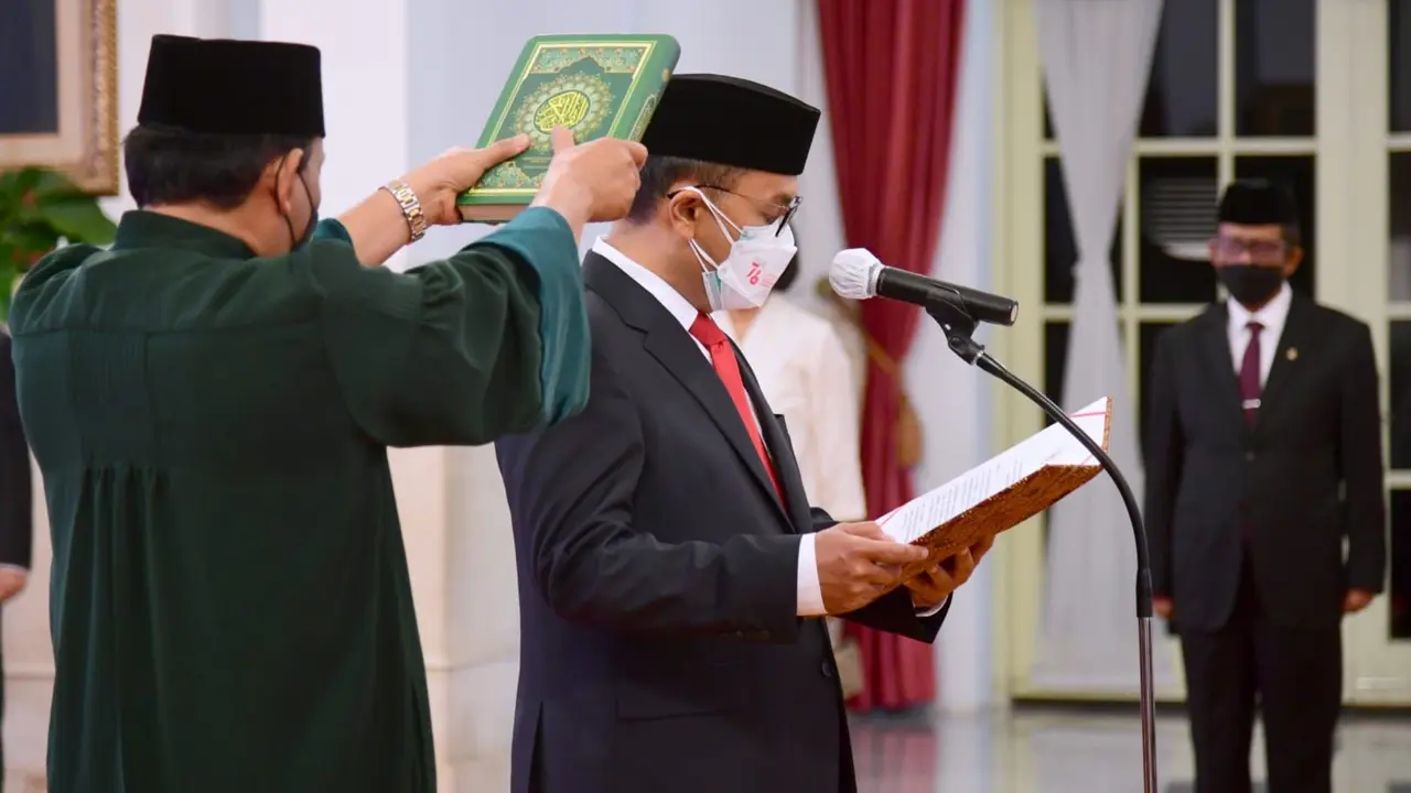 Pelantikan Ivan Yustiavandana sebagai Kepala Pusat Pelaporan dan Analisis Transaksi Keuangan (PPATK) Masa Jabatan Tahun 2021-2026. Foto: (Muchlis Jr - Biro Pers Sekretariat Presiden)