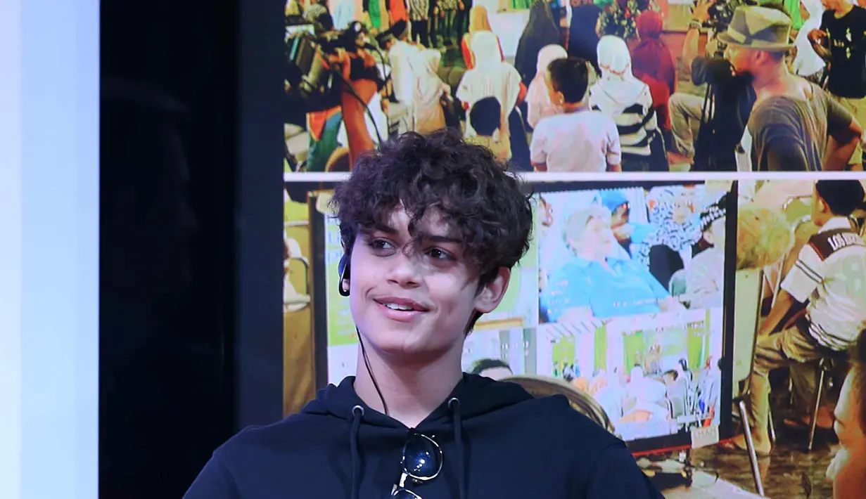 Tak hanya itu, Harris J mengaku tak pernah menyangka dirinya sangat betah dengan Indonesia, ia juga mengungkapkan penduduk Indonesia sangat ramah dan santun. (Nurwahyunan/Bintang.com)