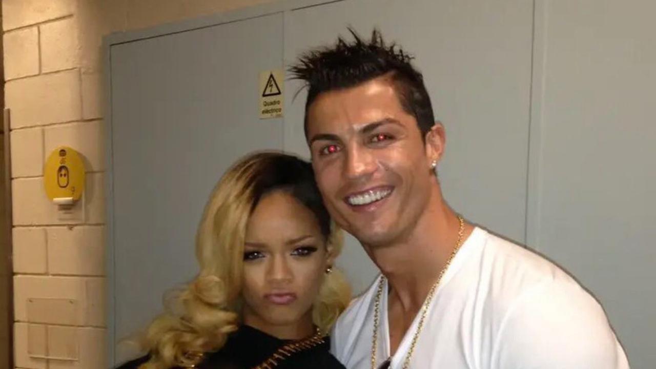 Rihanna dan Cristiano Ronaldo akhirnya foto bareng! Duo bintang beda dunia ini terlihat super cute, bikin fans gemas!