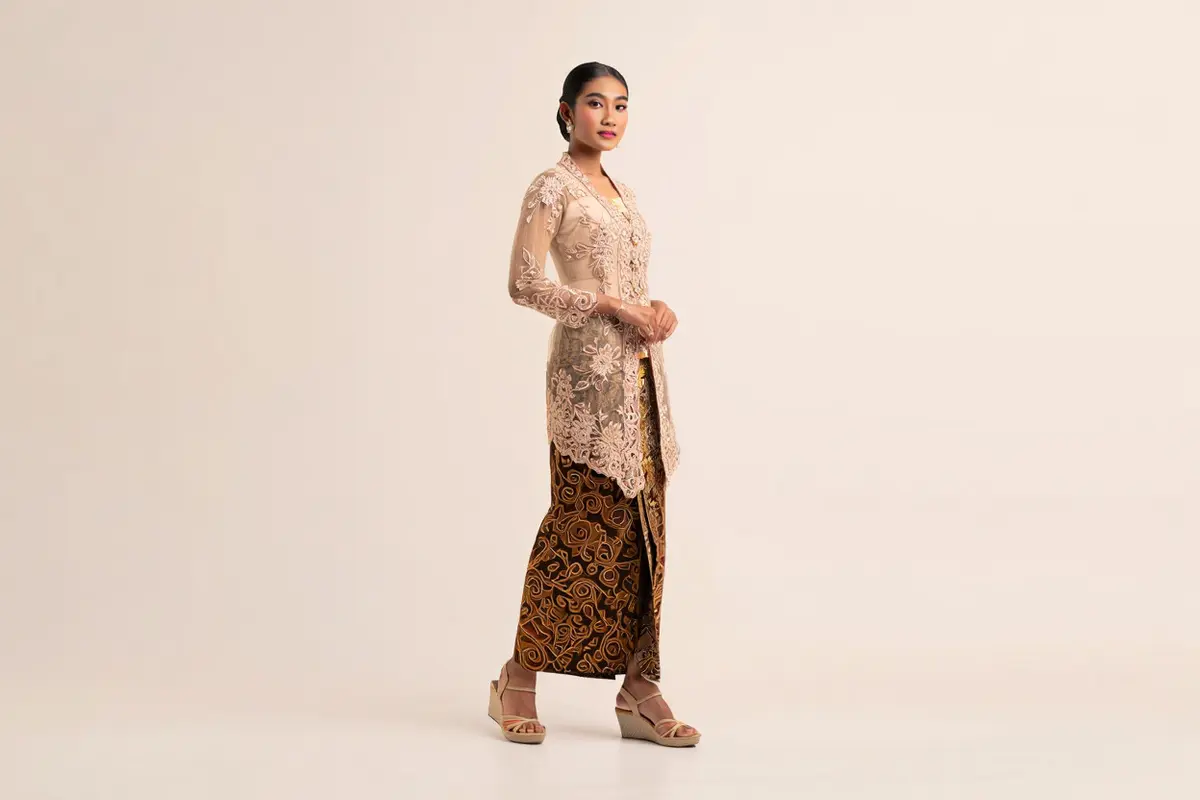 Tips Memilih Rok Batik untuk Kebaya/ Ilustrasi gambar oleh AI