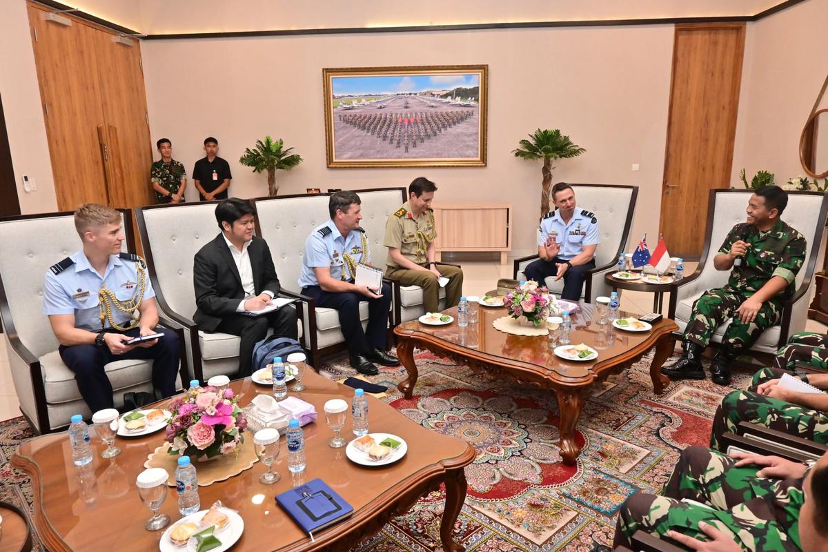 Perkuat Kerja Sama Pertahanan, Kaskoopsudnas Terima Kunjungan  Air Commander Australia