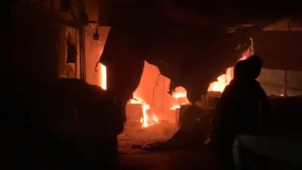 Pasar Pa'baeng-baeng Makassar Terbakar, 22 Stand Pedagang Hangus