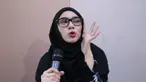 Mengaku pernah mengunjungi negara di benua Afrika ini, Zee Zee Shahab malah gelagapan ditanya tentang seluk beluknya.