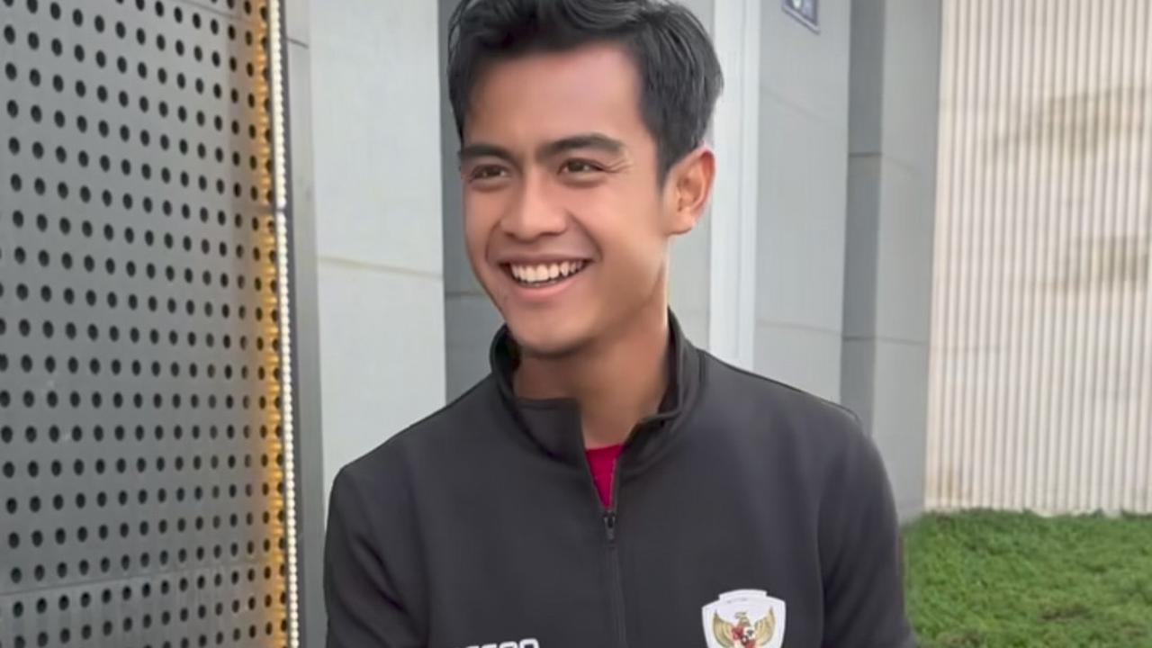 Fitri Carlina Nyanyi Pemain Timnas Pratama Arhan Tersipu, Lirik Dahsyat 'Lemparan Bikin Lawan Deg-degan'