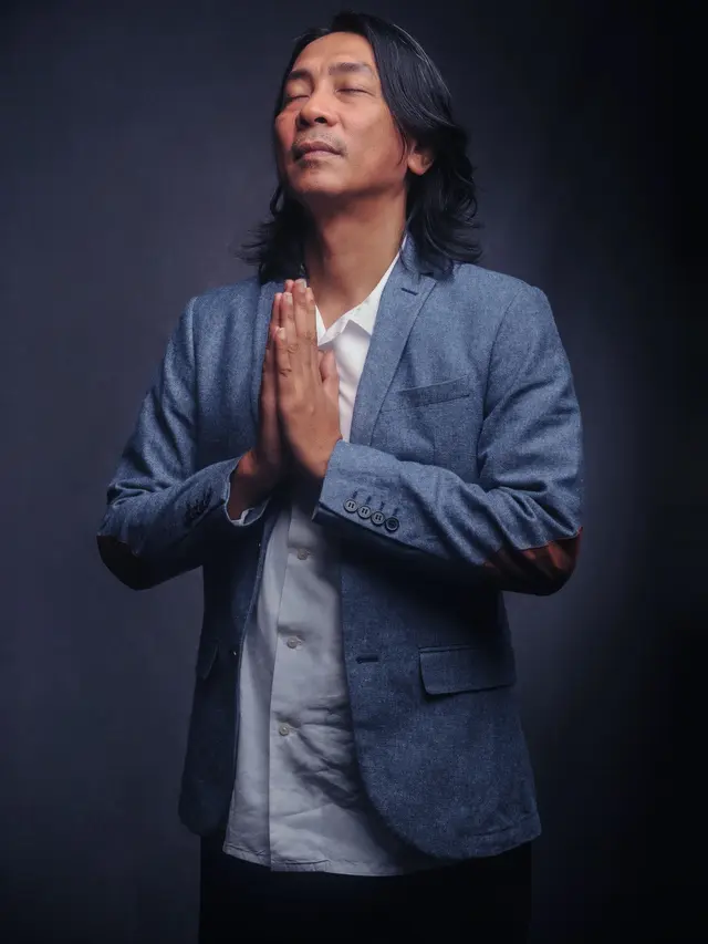 Penyanyi Lobow merilis single Father di Hari Ayah Nasional.