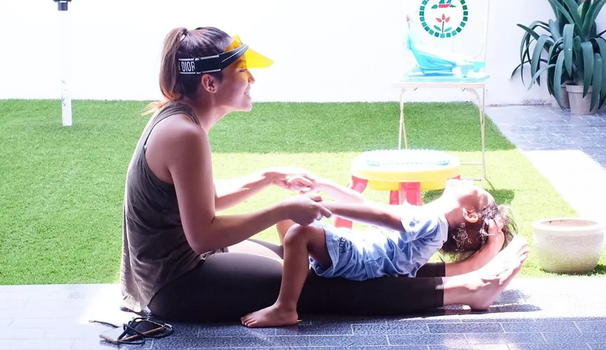 (Instagram/mrsayudewi)